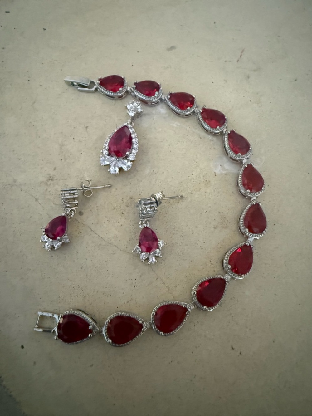 Red Teardrop Necklace and Earring Set - Classic Women's Jewelry